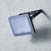 Stanley Frosted 20w LED Floodlight Black - Image 6
