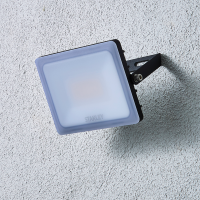 Stanley Frosted 30w LED Floodlight Black - Image 4